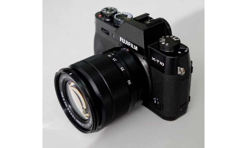 Thiết kế máy ảnh Fujifilm X-T10